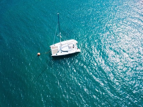 Yacht vs. Catamaran – Which Is the Best Choice for Sailing Around Mallorca?